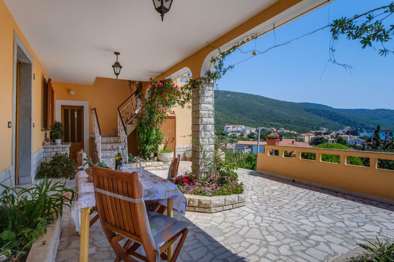Apartmani Zorica Martinscica  Ngoại thất bức ảnh