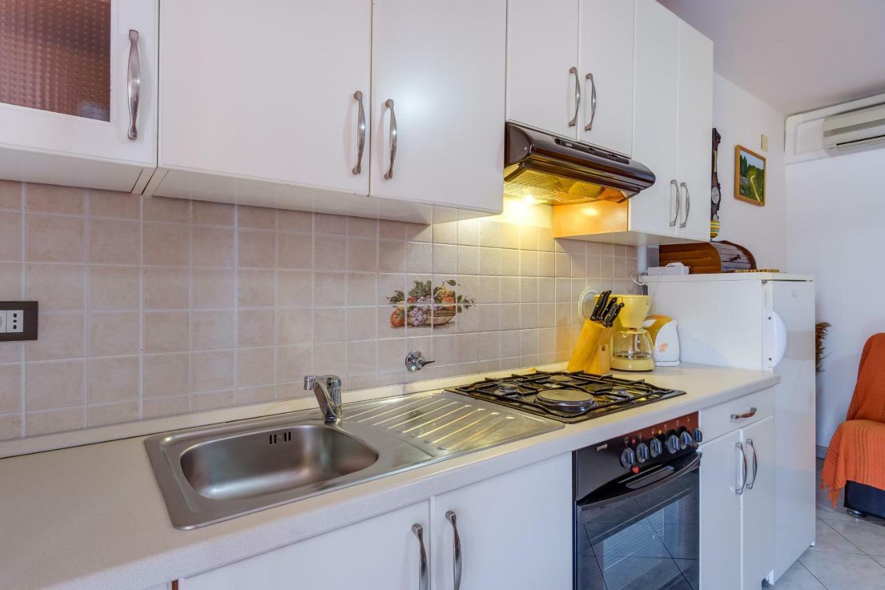 Apartmani Zorica Martinscica  Ngoại thất bức ảnh
